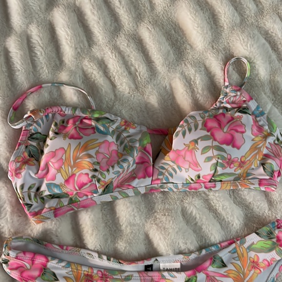 NWT Tahiti swimwear bikini Pink Floral design back top closure adjustable straps - Picture 2 of 10